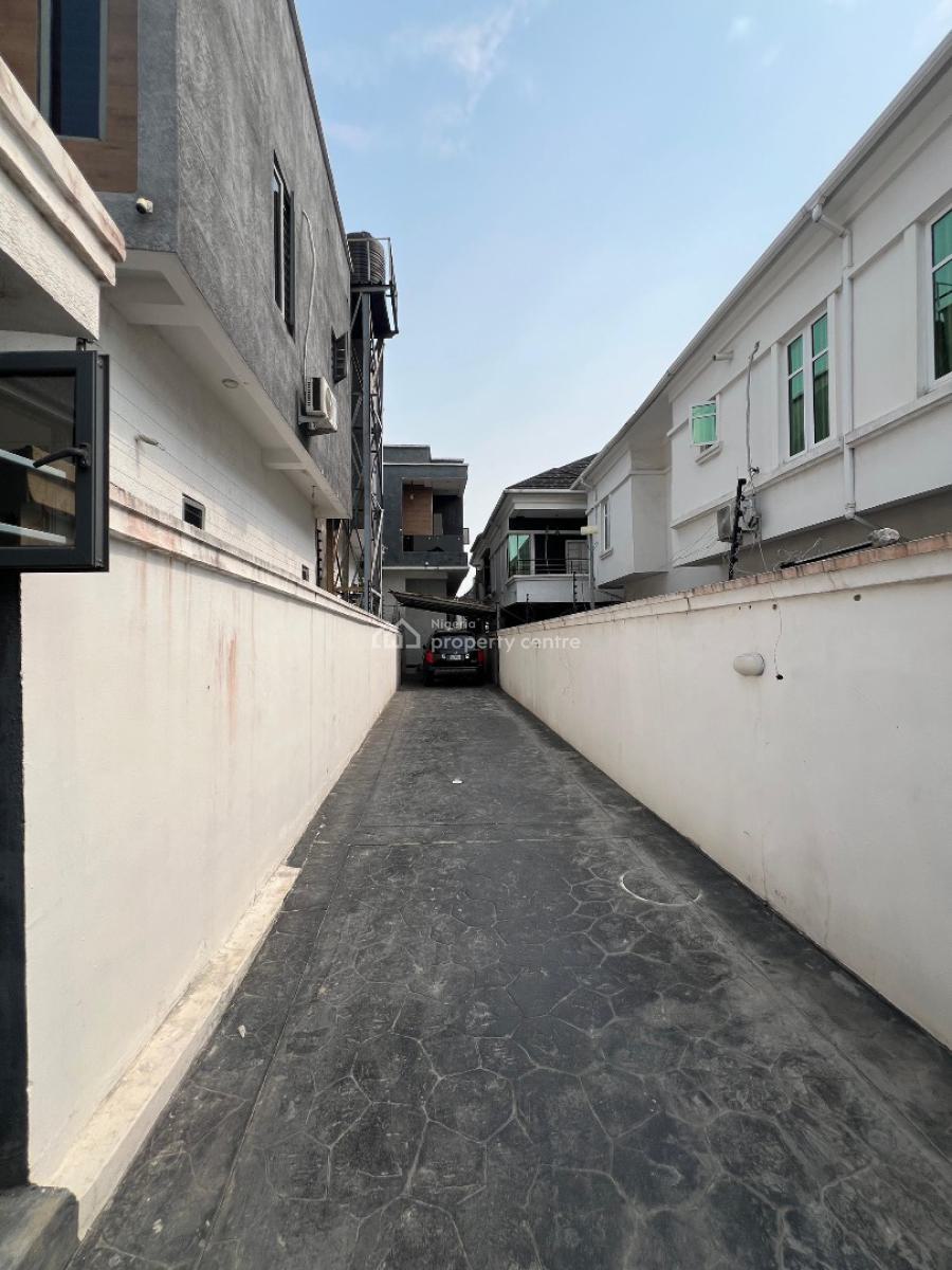 Standard Single Room in a Duplex Shared Apartment (semi Master, Ikota Villa Estate Lekki Lagos, Ikota, Lekki, Lagos, Self Contain (single Rooms) for Rent