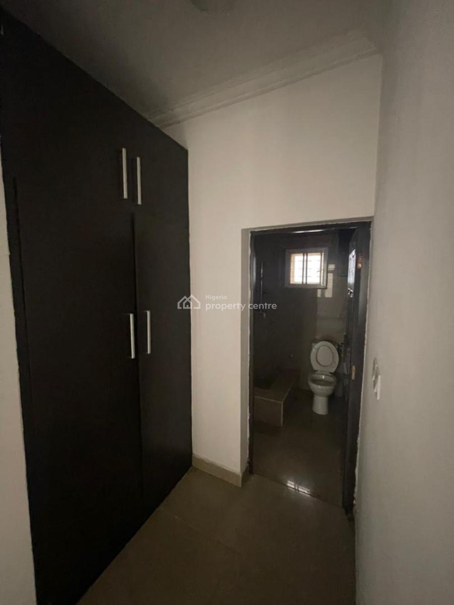 Spacious One Bedroom Apartment in a Good Neighborhood, Utako, Abuja, Flat / Apartment for Rent