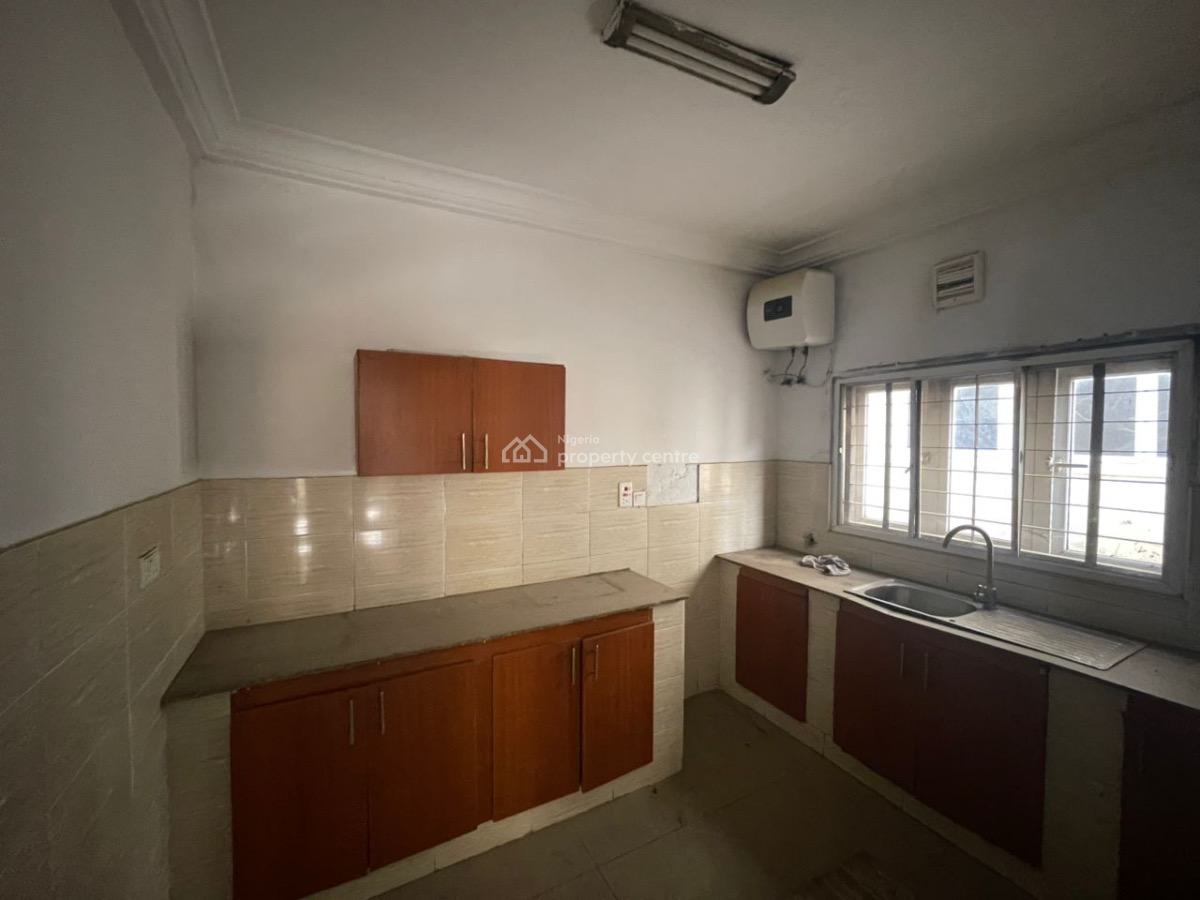 Spacious One Bedroom Apartment in a Good Neighborhood, Utako, Abuja, Flat / Apartment for Rent