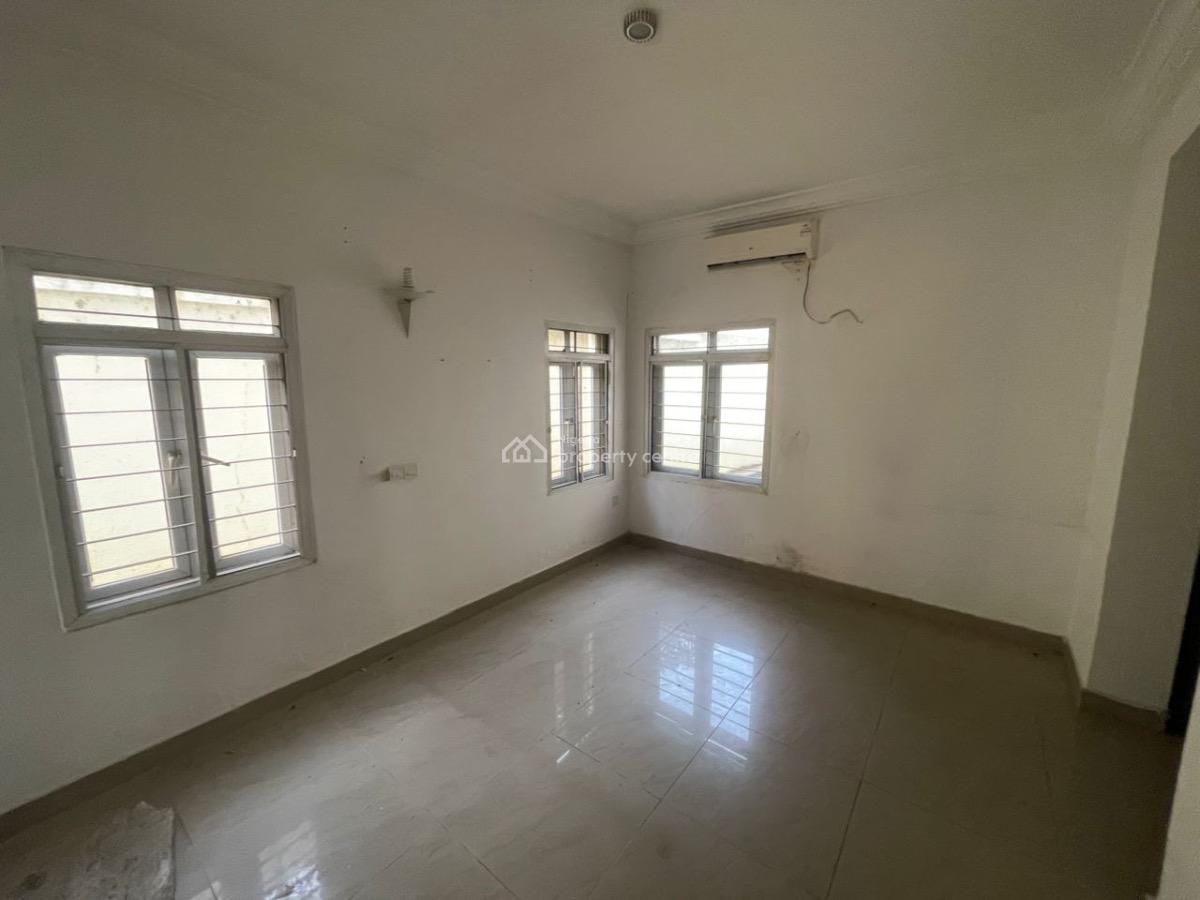 Spacious One Bedroom Apartment in a Good Neighborhood, Utako, Abuja, Flat / Apartment for Rent