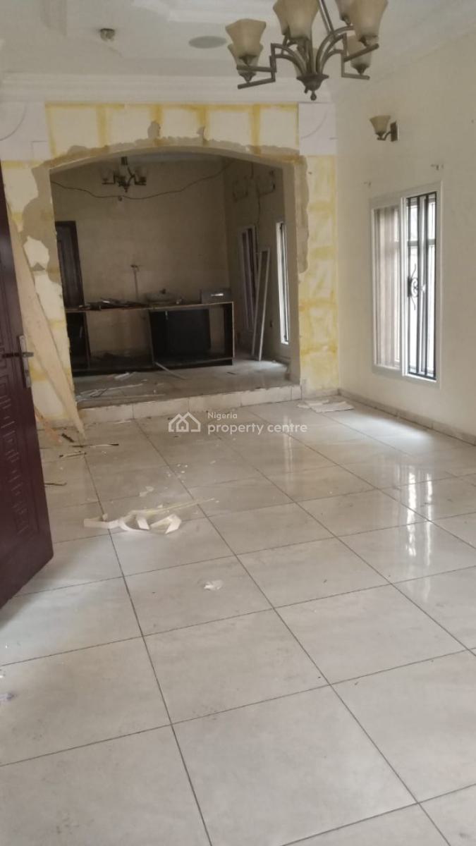 Commercial Or Residential 5bedroom 6car Park Spacious, Heart of Lekki, Lekki Phase 1, Lekki, Lagos, Detached Duplex for Rent