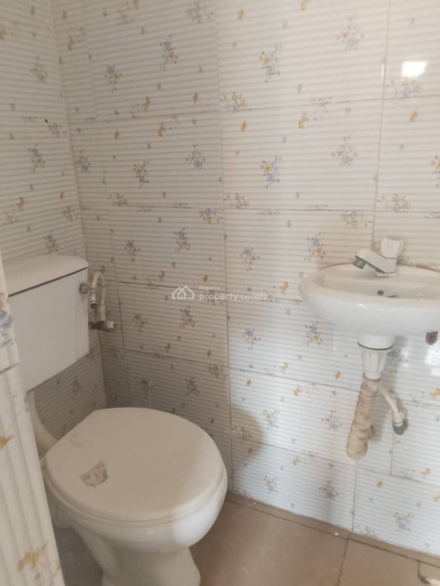 Specious Roomself at Olowora, Olowora, Olowora, Magodo, Lagos, Self Contain (single Rooms) for Rent