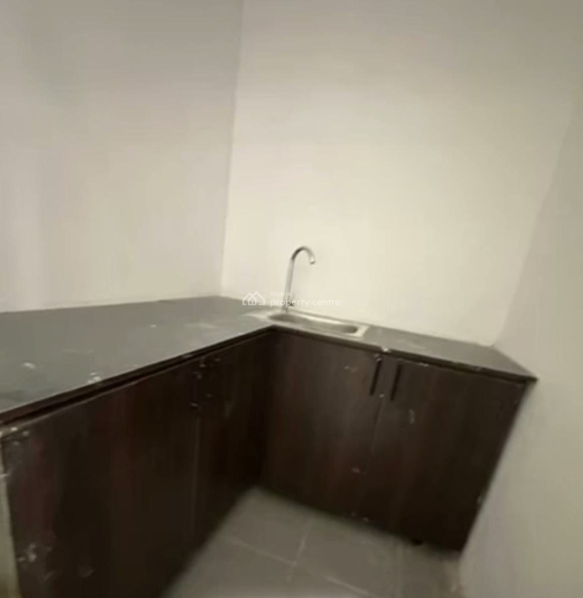 4 Units of Spacious Mini Flats., Off Admiralty, Lekki Phase 1, Lekki, Lagos, Mini Flat (room and Parlour) for Rent