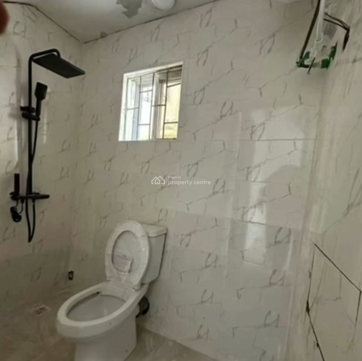 4 Units of Spacious Mini Flats., Off Admiralty, Lekki Phase 1, Lekki, Lagos, Mini Flat (room and Parlour) for Rent