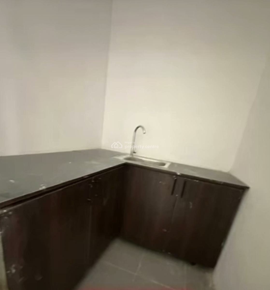 4 Units of Spacious Mini Flats., Off Admiralty, Lekki Phase 1, Lekki, Lagos, Mini Flat (room and Parlour) for Rent