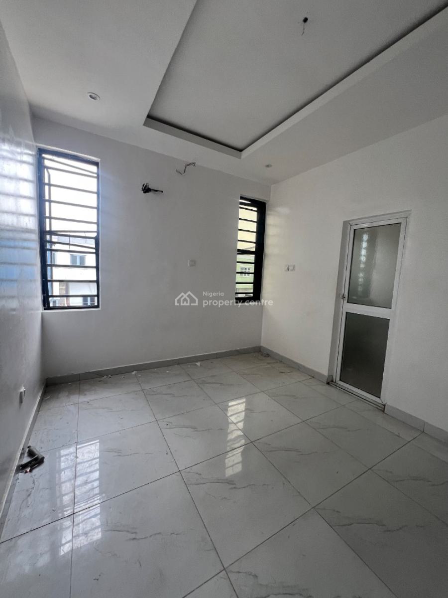 Well Built 2bedroom Apartment, Ologolo, Lekki, Lagos, Flat / Apartment for Rent