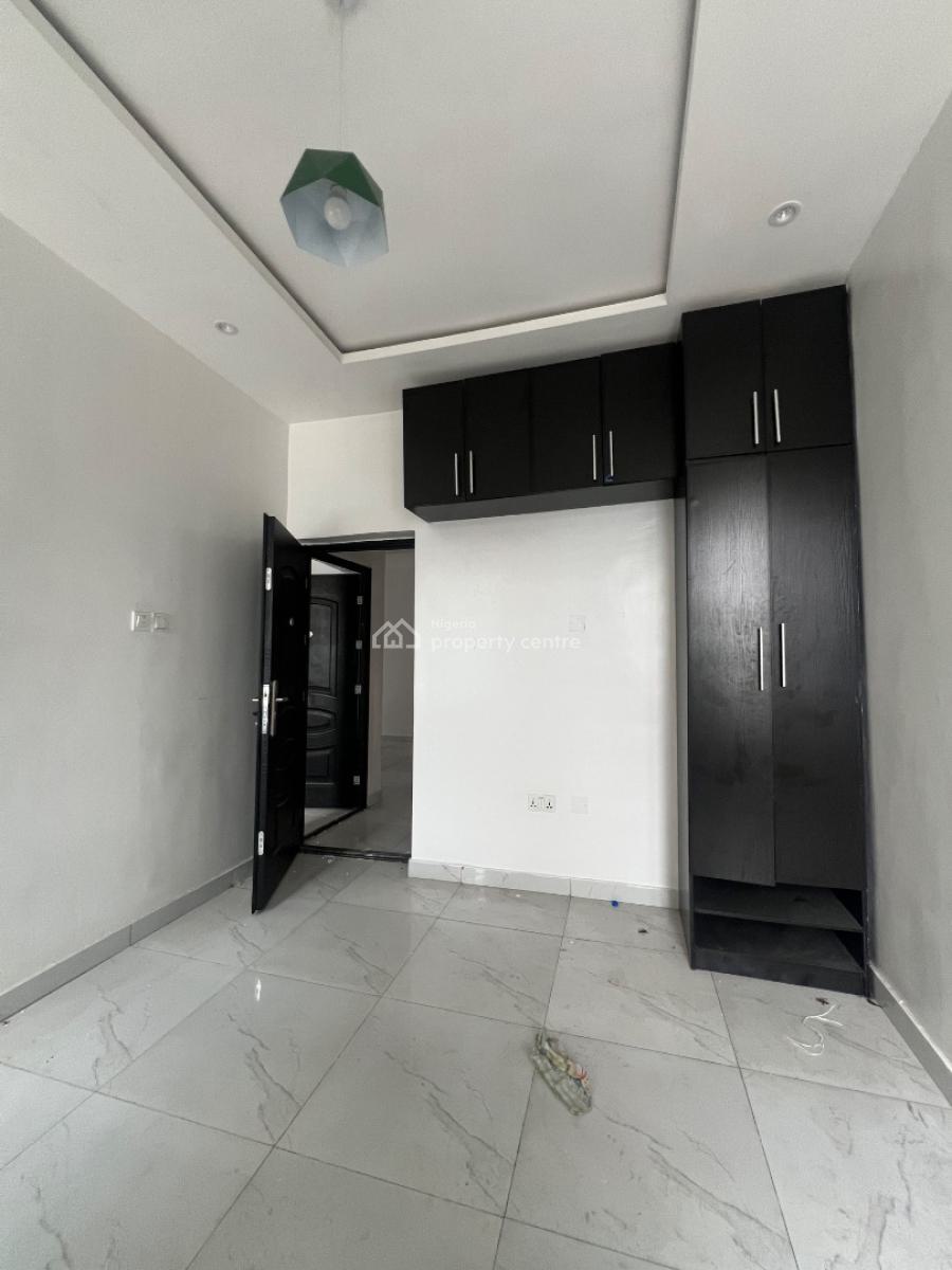 Well Built 2bedroom Apartment, Ologolo, Lekki, Lagos, Flat / Apartment for Rent