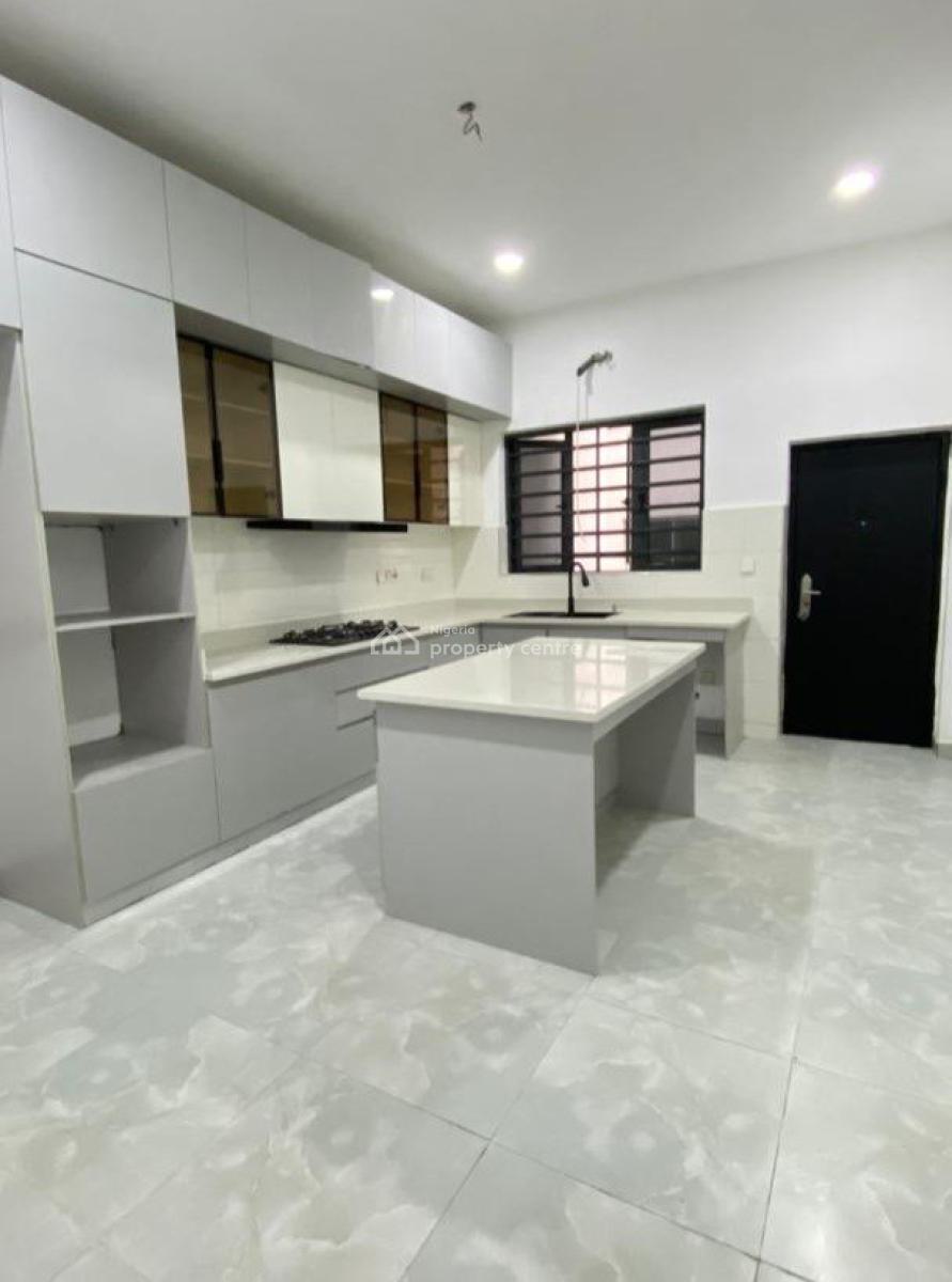 Fully Serviced 3 Bedroom Apartment with Spacious Rooms, Pool & Gym, Lekki Right, Lekki Phase 1, Lekki, Lagos, Flat / Apartment for Rent