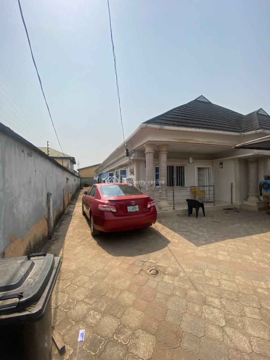 Well Maintained Morden Bungalow on a Full Plot of Land, Ago Palace, Isolo, Lagos, Detached Bungalow for Sale