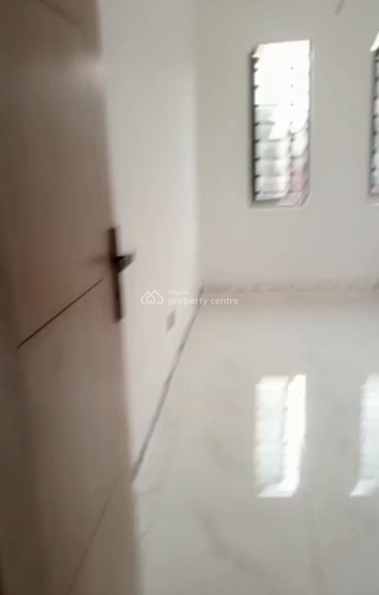 Newly Built Spacious Decent Standard 2 Bedroom Apartment, Yaba, Lagos, Flat / Apartment for Rent