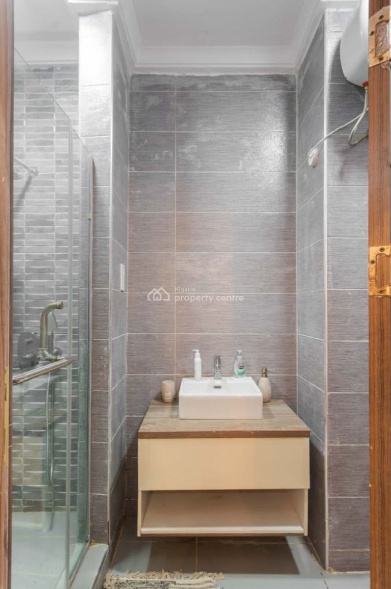 Fully Furnished Two Bedroom Apartment, Periwinkle Estate, Lekki Phase 1, Lekki, Lagos, Flat / Apartment for Rent