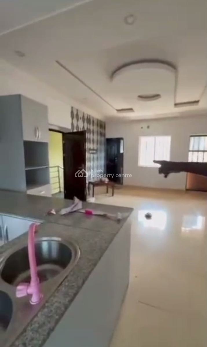 Decent Spacious 3 Bedroom Apartment, Off Randle Avenue, Surulere, Lagos, Flat / Apartment for Rent