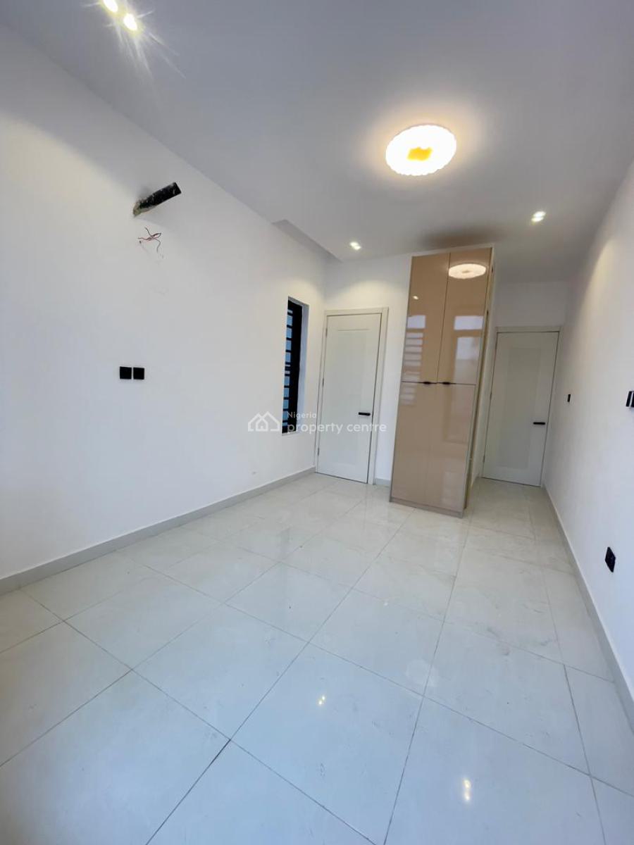 Decently Finished 2 Bedroom Apartment, Ologolo, Lekki, Lagos, Block of Flats for Sale