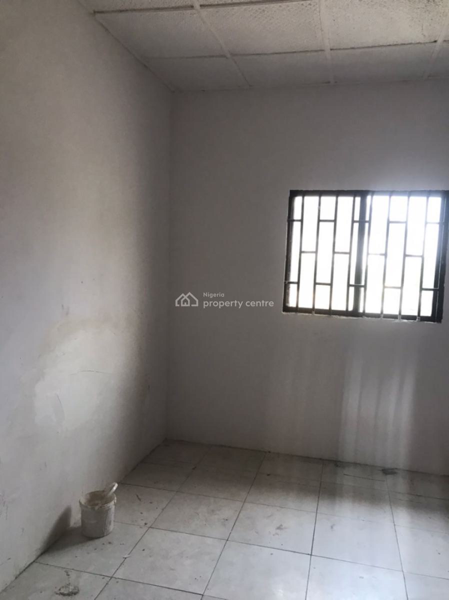 Well Maintained and Renovated 2 Bedrooms Apartment, Ajah, Lagos, Flat / Apartment for Rent