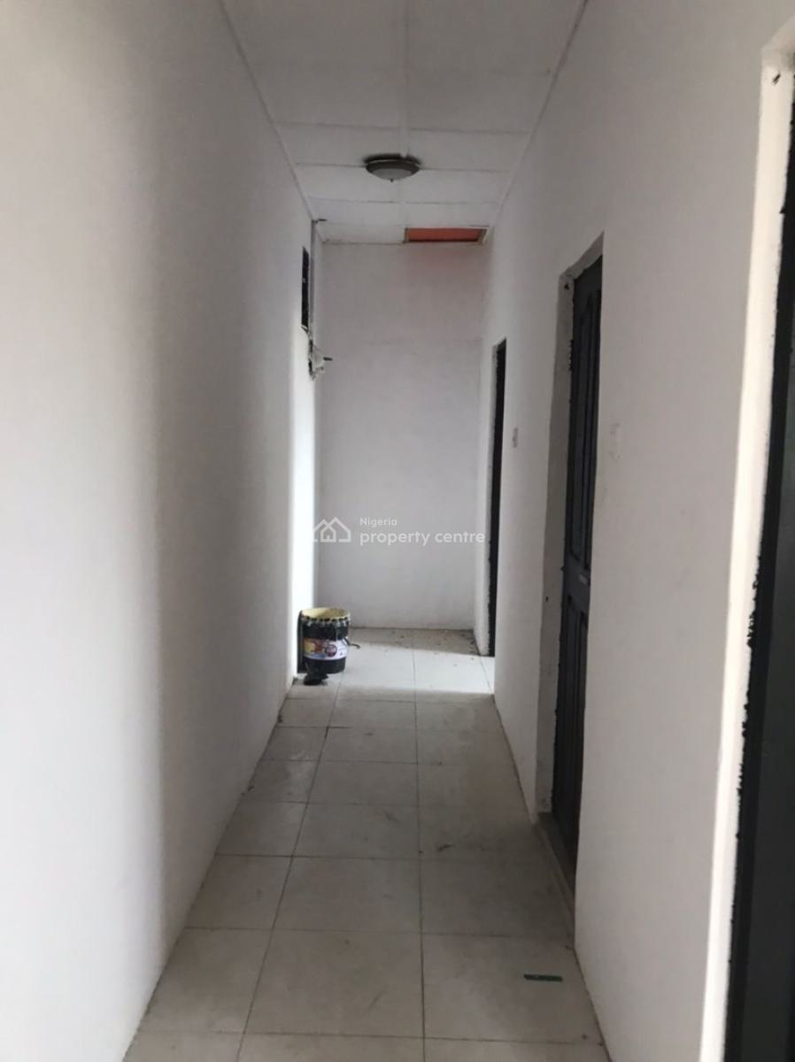 Well Maintained and Renovated 2 Bedrooms Apartment, Ajah, Lagos, Flat / Apartment for Rent