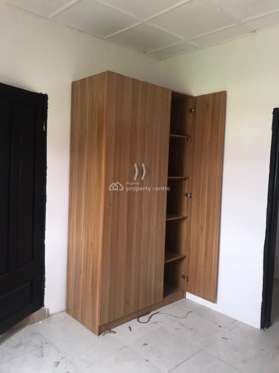 Well Maintained and Renovated 2 Bedrooms Apartment, Ajah, Lagos, Flat / Apartment for Rent