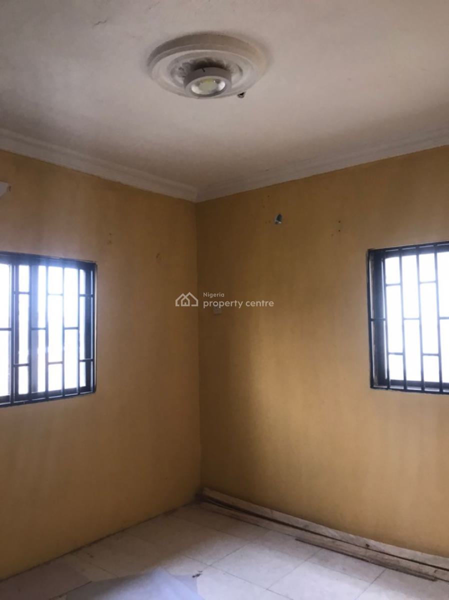 Well Maintained and Renovated 2 Bedrooms Apartment, Ajah, Lagos, Flat / Apartment for Rent