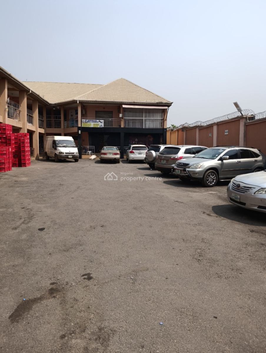 Big Space for Pharmacy and Eatery, Akobo Ojurin, Akobo, Ibadan, Oyo, Commercial Property for Rent