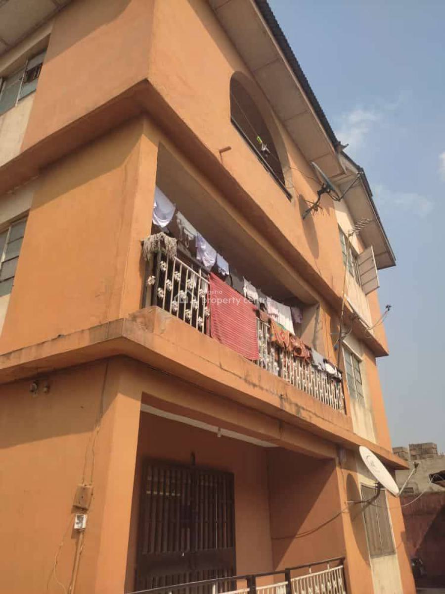 6 Unit of 2bedroom Flats, Solomade Estate, Ikorodu, Lagos, Block of Flats for Sale