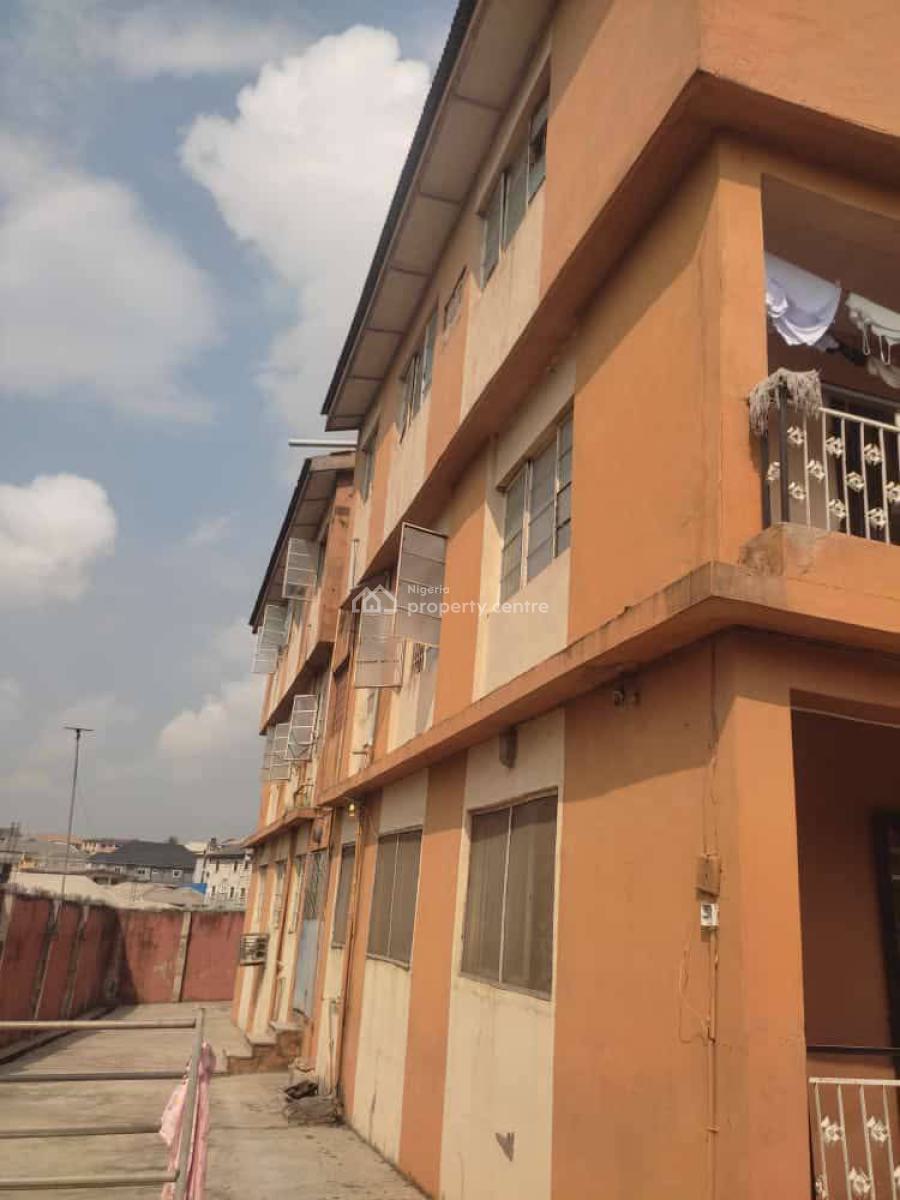 6 Unit of 2bedroom Flats, Solomade Estate, Ikorodu, Lagos, Block of Flats for Sale