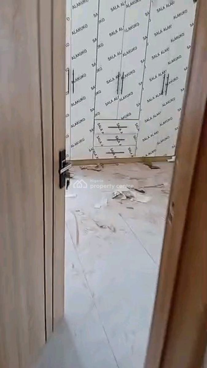 Lovely 3 Bedroom Flat in a Serene Close @ Mende Maryland, Mende, Maryland, Lagos, Flat / Apartment for Sale