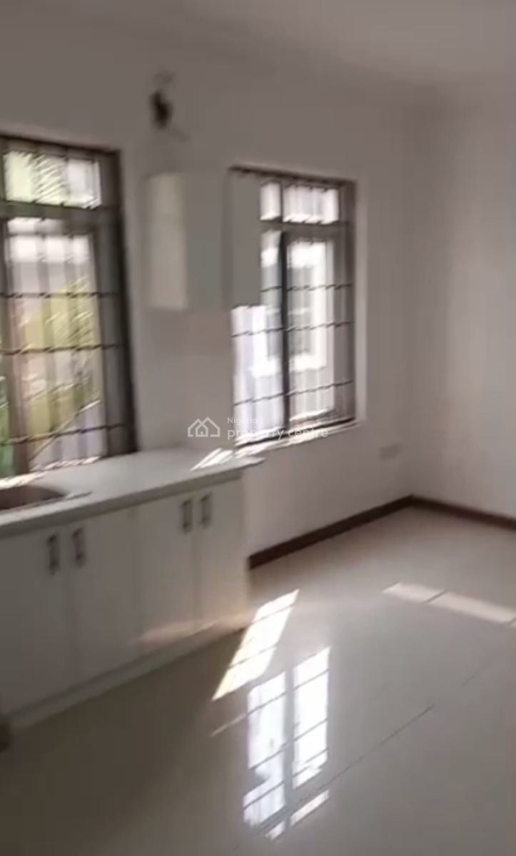 a Spacious Decent Room Studio Apartments, Oniru, Victoria Island (vi), Lagos, Self Contain (single Rooms) for Rent