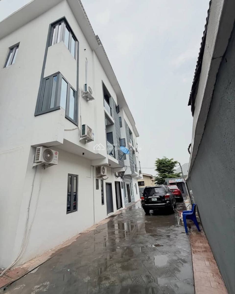 Exquisitely Built 3 Bedroom Apartment in Elite Estate, Gra Phase 2, Magodo, Lagos, Flat / Apartment for Sale