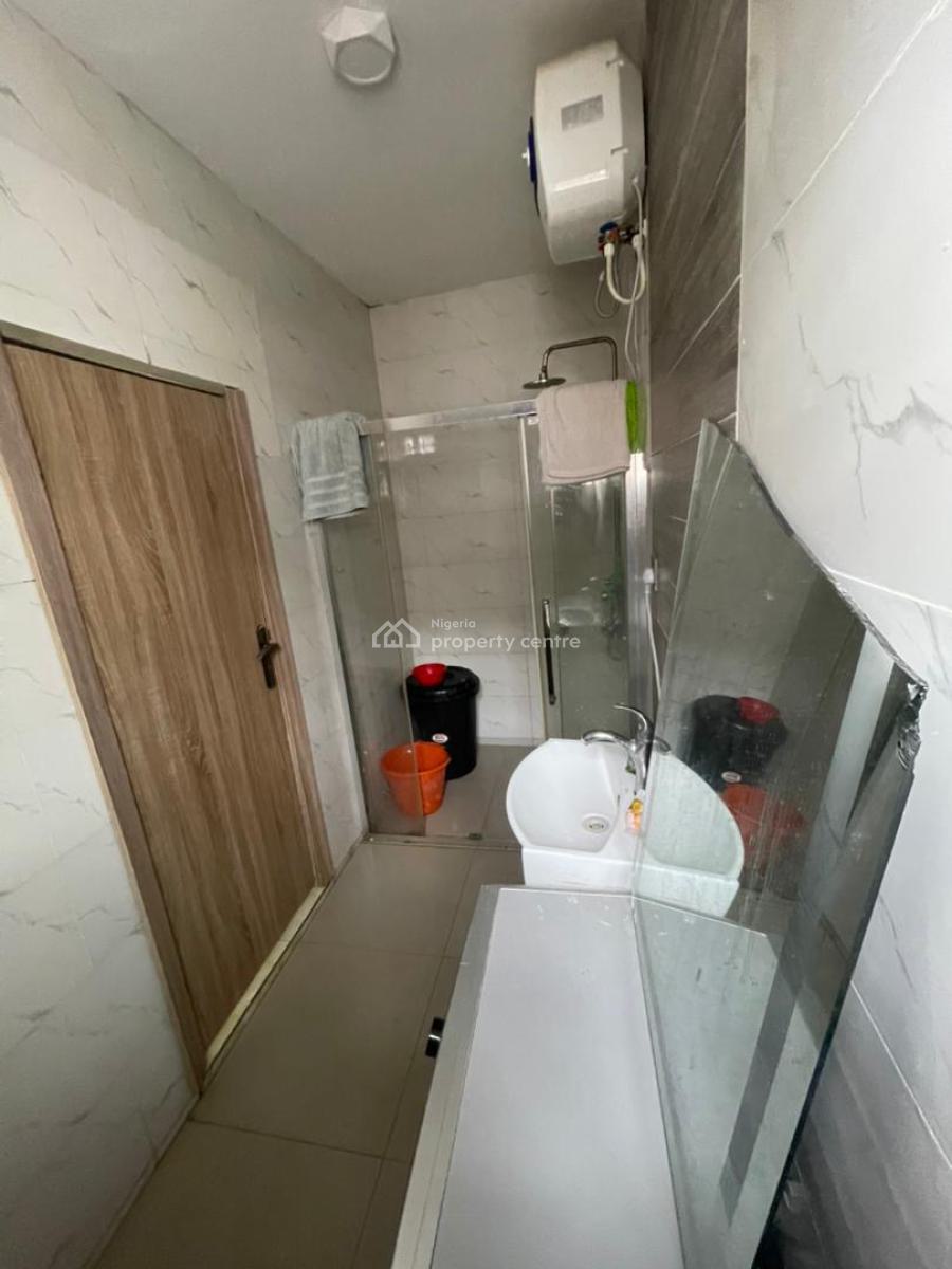 Very Spacious One Bedroom Master Bedrom Apartment Fully Service Estate, Orchid Road Lekki, Lekki, Lagos, House for Rent