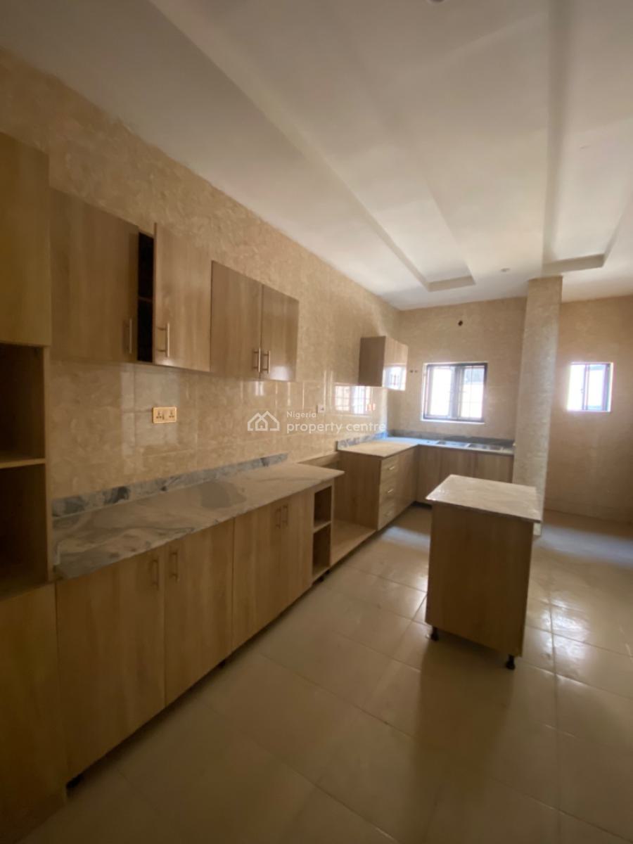 Luxury 3 Bedroom Flat in a Secured Compound and on a Tarred Road, Durumi, Abuja, Block of Flats for Sale