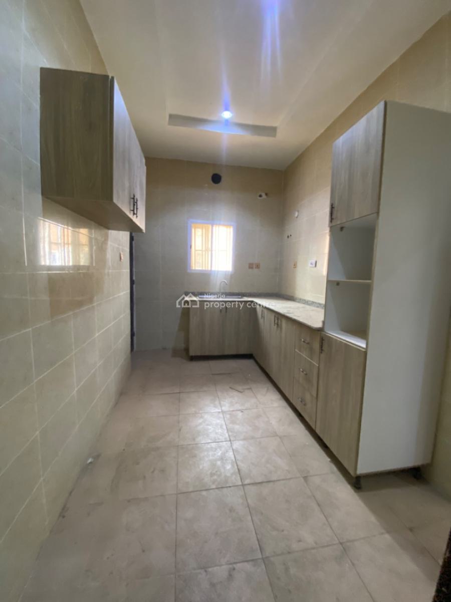 Luxury 2 Bedroom Flat in a Clean Compound, Durumi, Abuja, Flat / Apartment for Rent