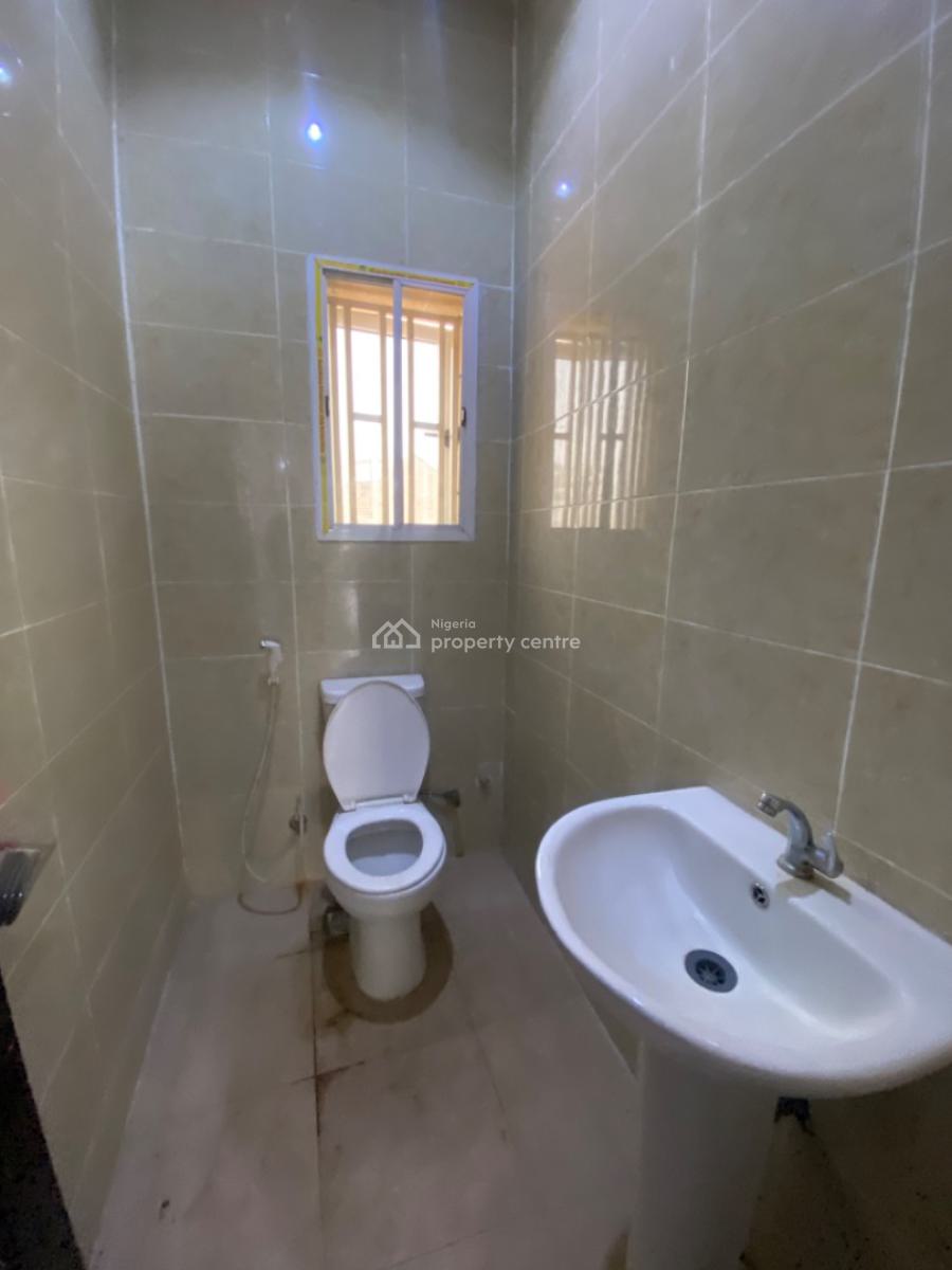 Luxury 2 Bedroom Flat in a Clean Compound, Durumi, Abuja, Flat / Apartment for Rent