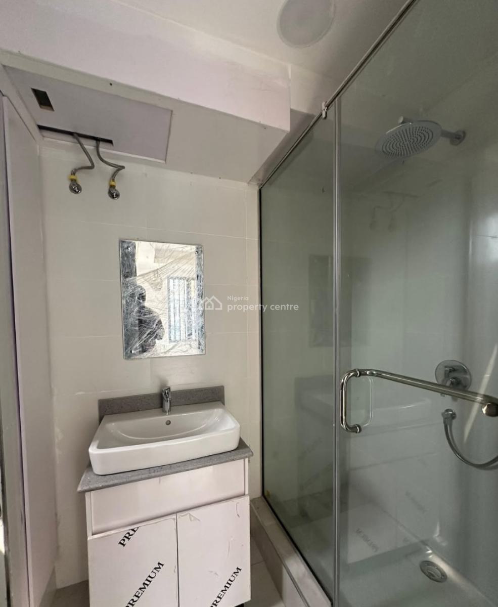 Newly Built and Serviced with 24/7 Power Supply 2 Bedroom En-suite Fla, Lekki Phase 1, Lekki, Lagos, Flat / Apartment for Rent
