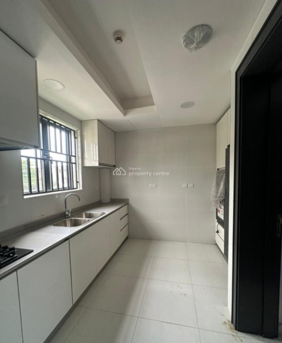 Newly Built and Serviced with 24/7 Power Supply 2 Bedroom En-suite Fla, Lekki Phase 1, Lekki, Lagos, Flat / Apartment for Rent