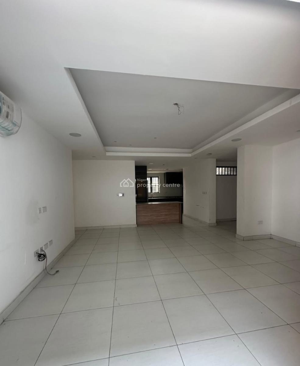 Newly Built and Serviced with 24/7 Power Supply 3 Bedroom En-suite Fla, Lekki Phase 1, Lekki, Lagos, Flat / Apartment for Rent