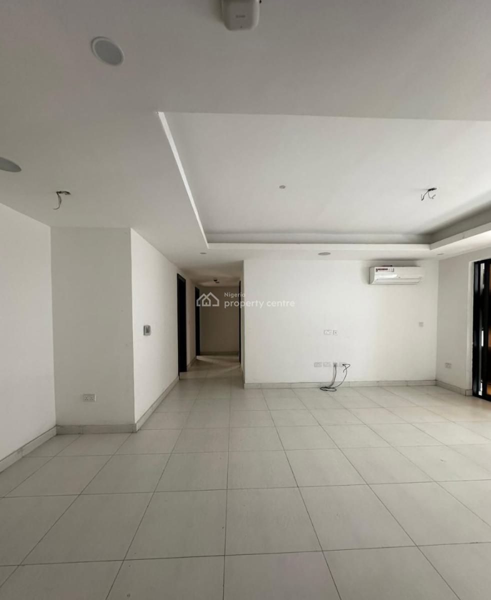 Newly Built and Serviced with 24/7 Power Supply 3 Bedroom En-suite Fla, Lekki Phase 1, Lekki, Lagos, Flat / Apartment for Rent