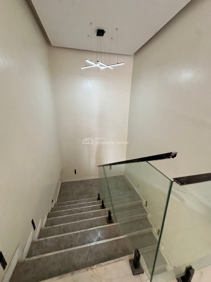 Automated 5 Beds Detached  3 Living Rooms & 2 Rooms Basement, Guzape District, Abuja, Detached Duplex for Sale