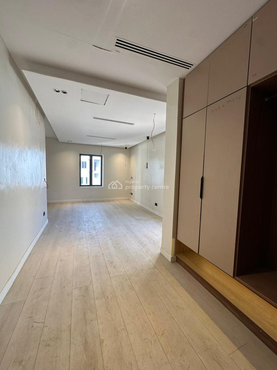 Automated 5 Beds Detached  3 Living Rooms & 2 Rooms Basement, Guzape District, Abuja, Detached Duplex for Sale