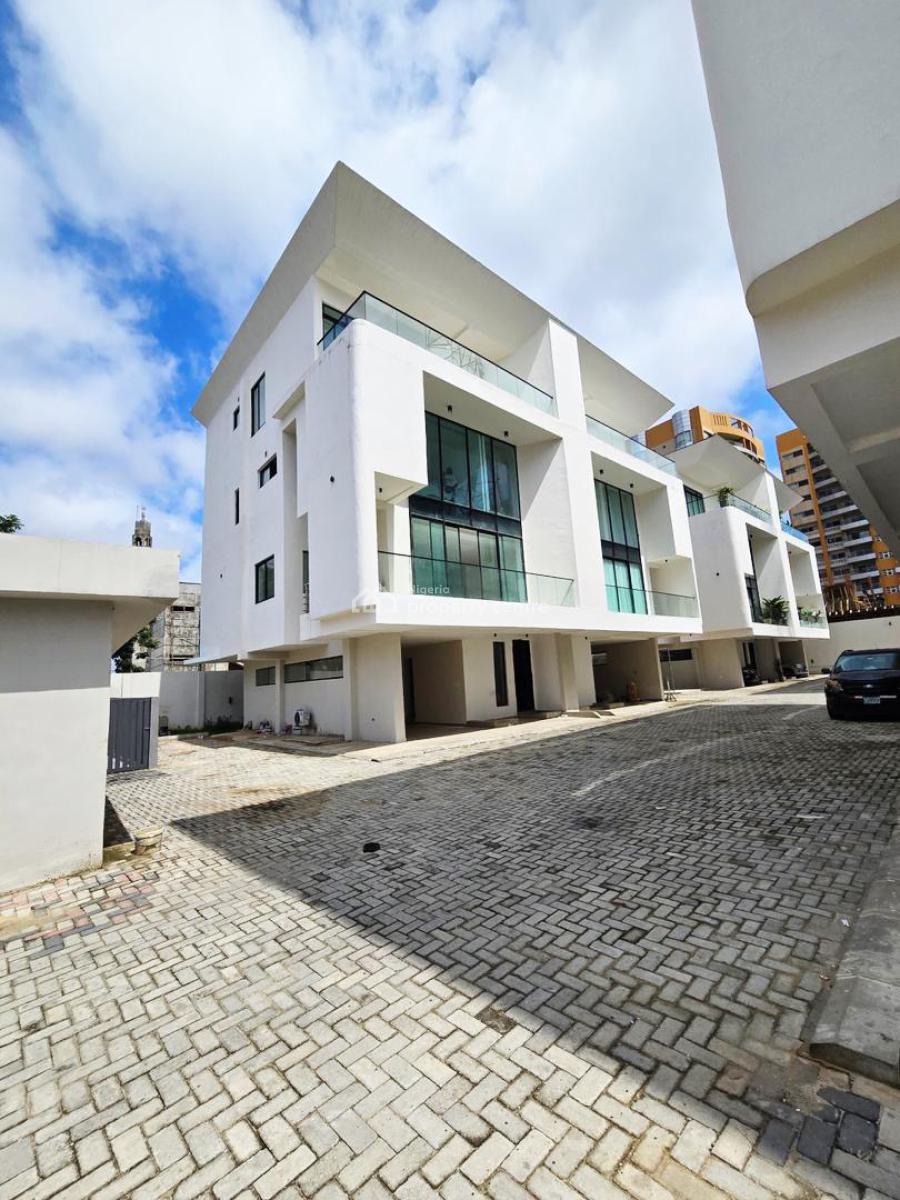 Captivating 4bedroom, Ikoyi, Lagos, Semi-detached Duplex for Sale
