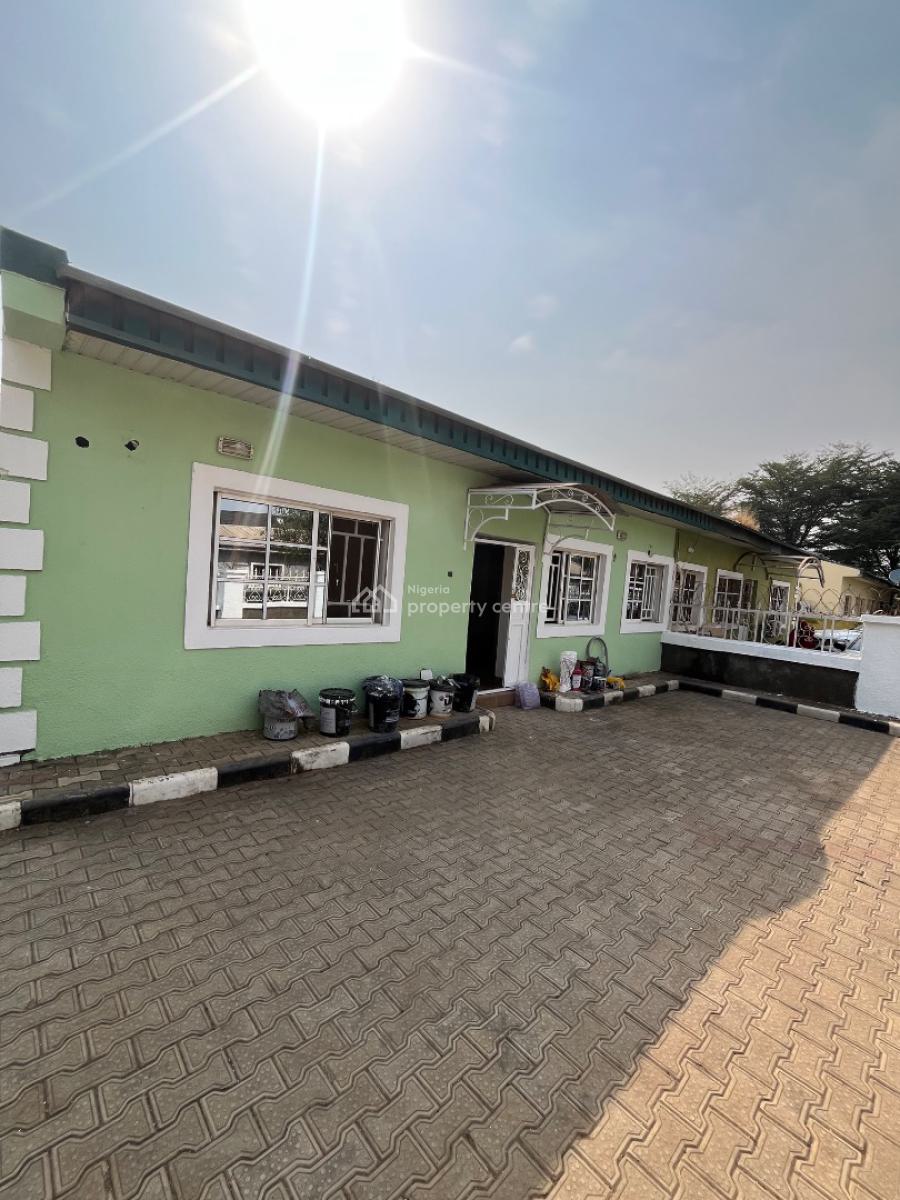 Standard 3 Bedroom Bungalow Alone in The Compound, Inside an Estate Along Sunnyvale Expressway, Tarred Road All Through, Galadimawa, Abuja, Semi-detached Bungalow for Rent