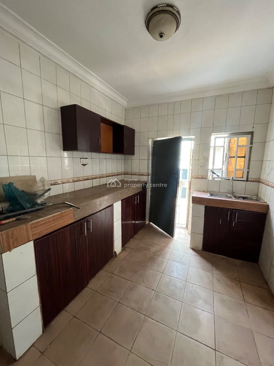 Standard 3 Bedroom Bungalow Alone in The Compound, Inside an Estate Along Sunnyvale Expressway, Tarred Road All Through, Galadimawa, Abuja, Semi-detached Bungalow for Rent