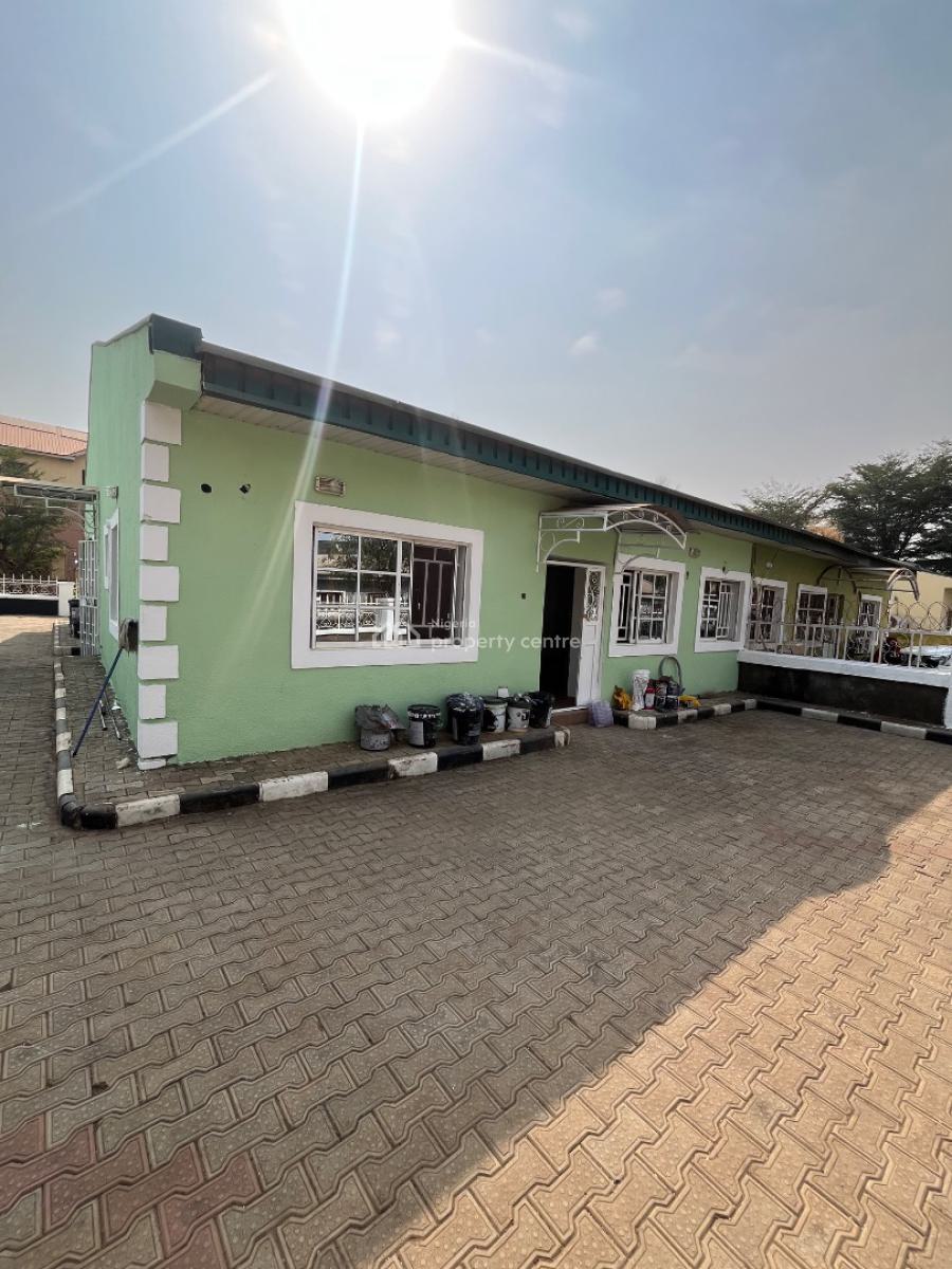 Standard 3 Bedroom Bungalow Alone in The Compound, Inside an Estate Along Sunnyvale Expressway, Tarred Road All Through, Galadimawa, Abuja, Semi-detached Bungalow for Rent