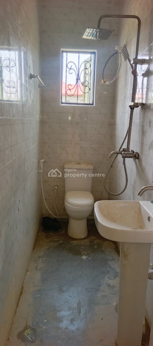 2bedroom Flat, Powerline Estate, Magboro, Ogun, Flat / Apartment for Rent