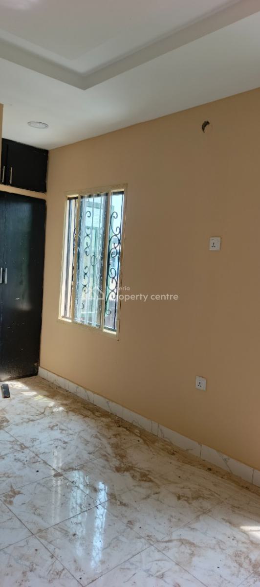 2bedroom Flat, Powerline Avenue, Magboro, Ogun, Flat / Apartment for Rent