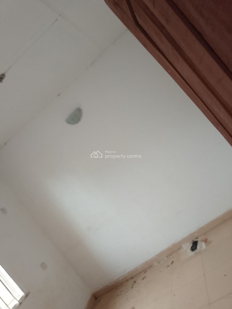 Lovely Room and Parlor, Agunfoye Estate, Igbogbo, Ikorodu, Lagos, Flat / Apartment for Rent