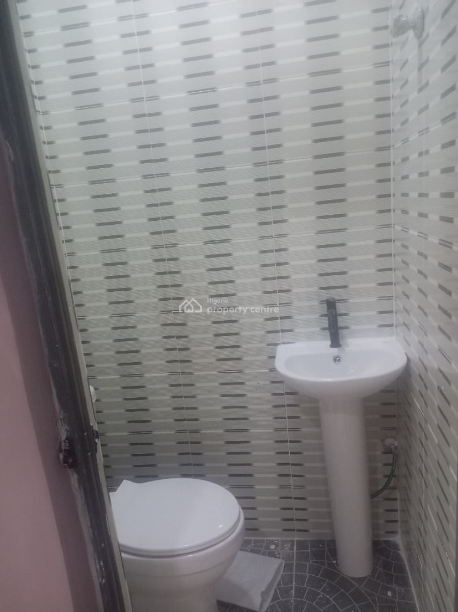 2bedrom Flat Available, 1odemo Street Victory Estate Ogombo, Ogombo, Ajah, Lagos, Flat / Apartment for Rent