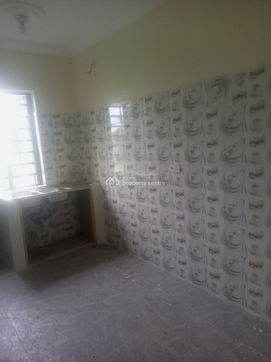 2bedrom Flat Available, 1odemo Street Victory Estate Ogombo, Ogombo, Ajah, Lagos, Flat / Apartment for Rent