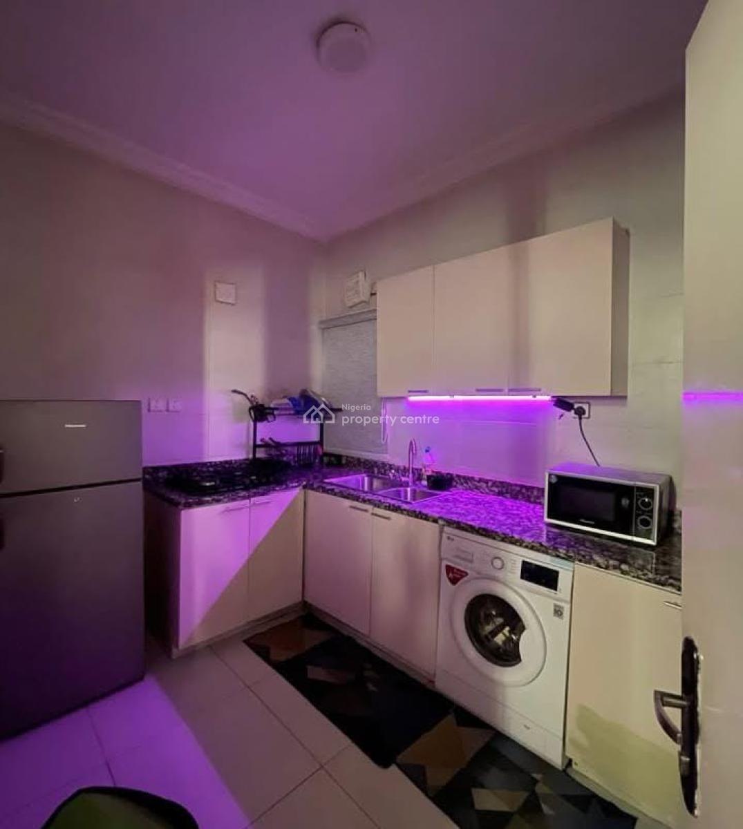 Well-furnished 2-bedroom Apartment with 24/7 Power & Strong Security, Admiralty Way, Lekki Phase 1, Lekki, Lagos, Flat / Apartment for Rent