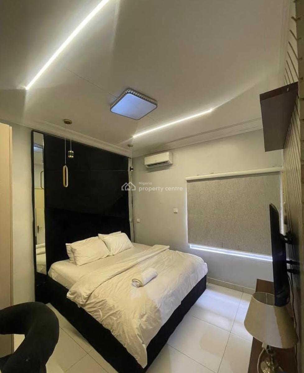 Well-furnished 2-bedroom Apartment with 24/7 Power & Strong Security, Admiralty Way, Lekki Phase 1, Lekki, Lagos, Flat / Apartment for Rent