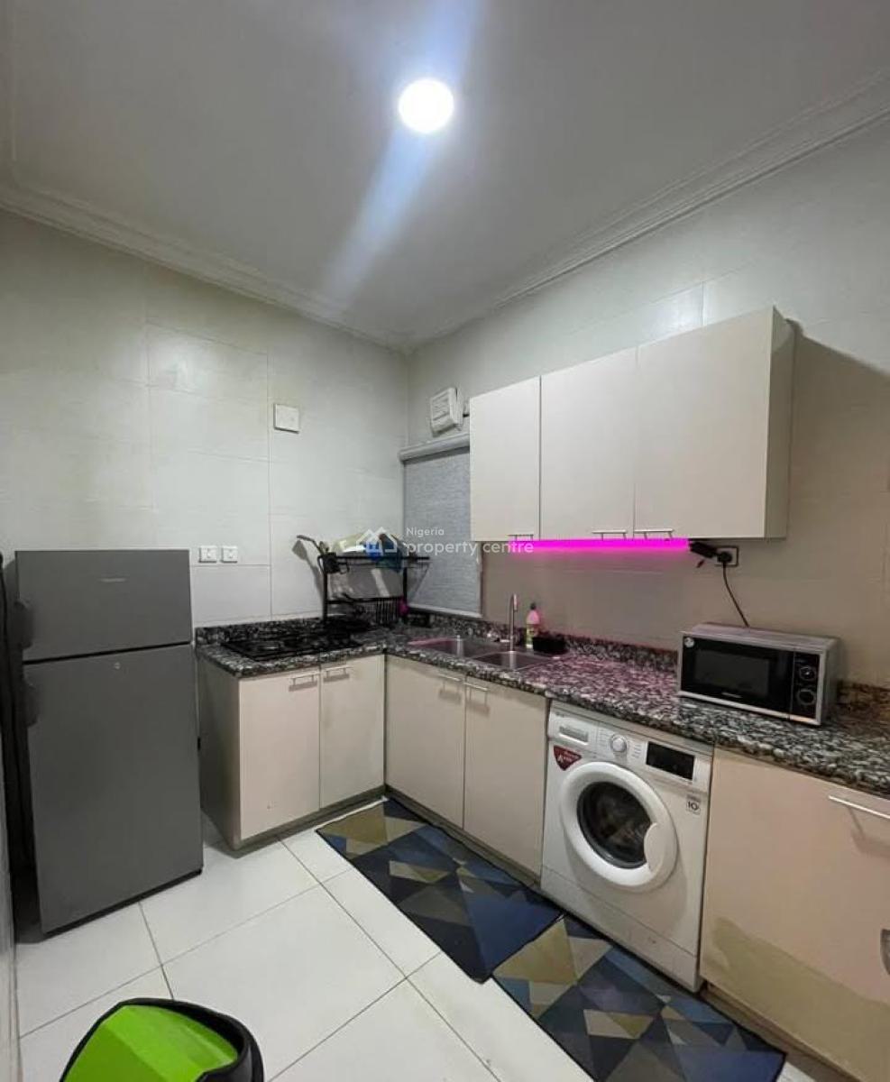 Well-furnished 2-bedroom Apartment with 24/7 Power & Strong Security, Admiralty Way, Lekki Phase 1, Lekki, Lagos, Flat / Apartment for Rent