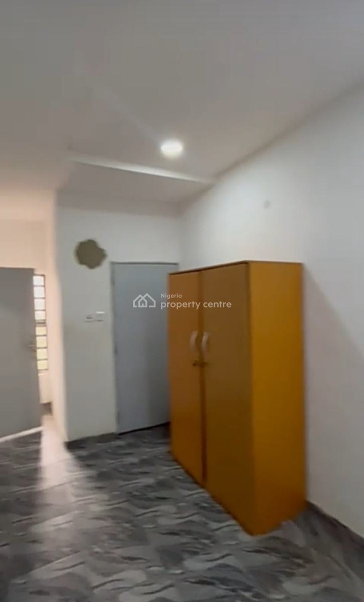 Spacious Upstairs Mini Flat { Video}, Thomas Estate, Ajah, Lagos, Mini Flat (room and Parlour) for Rent